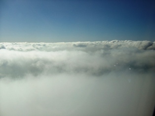 雲の中へ